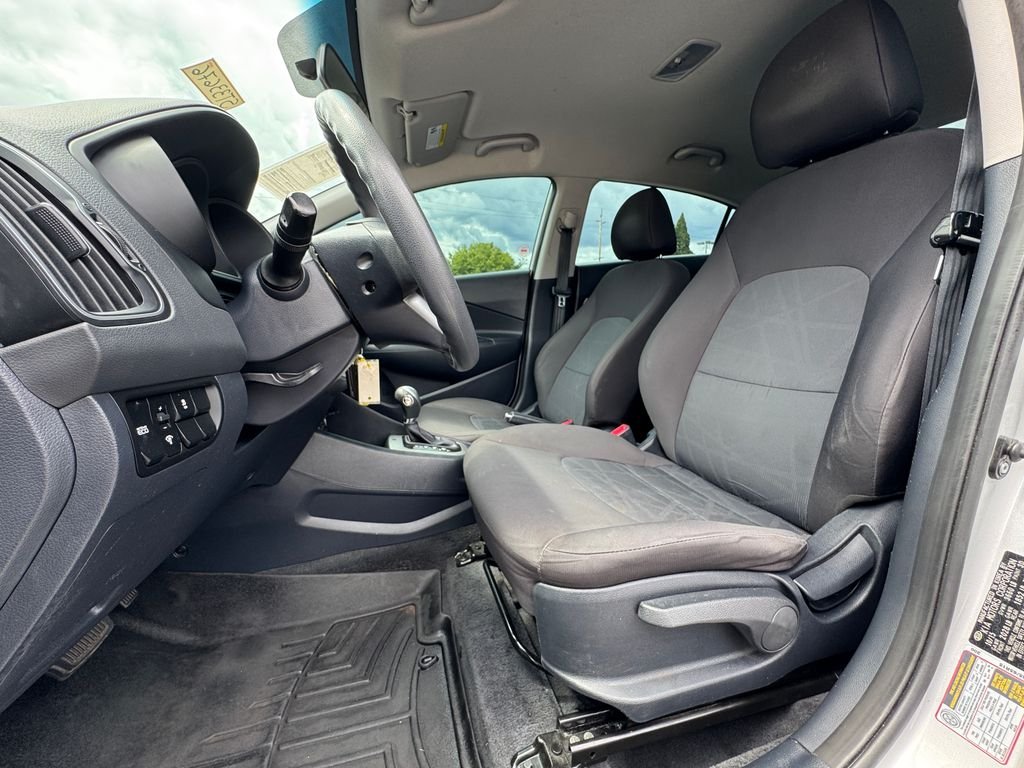 Used 2016 Bright Silver Metallic Kia LX image 10