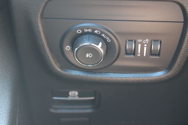 Used 2024 White Jeep Limited image 19