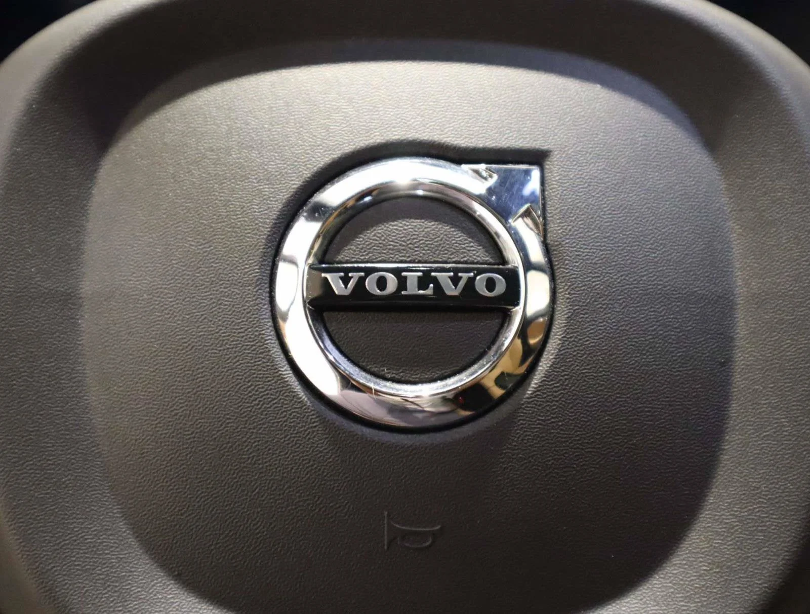 Used 2024 Silver Volvo Ultimate Bright Theme image 40