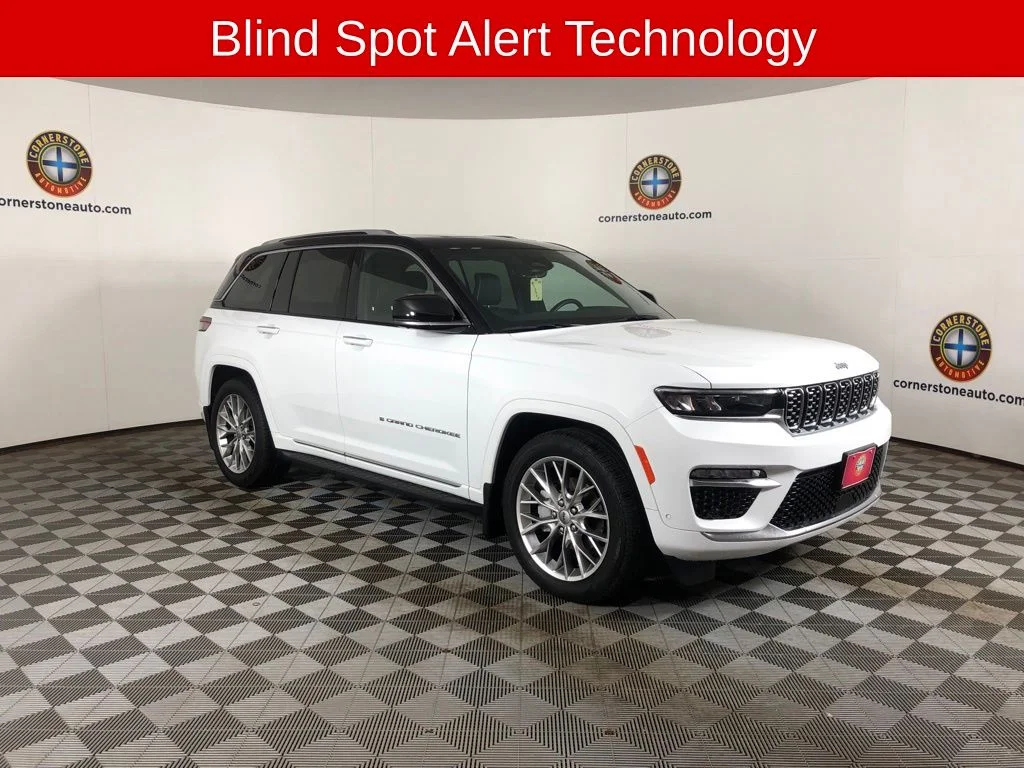 Used 2023 White Jeep Summit image 17