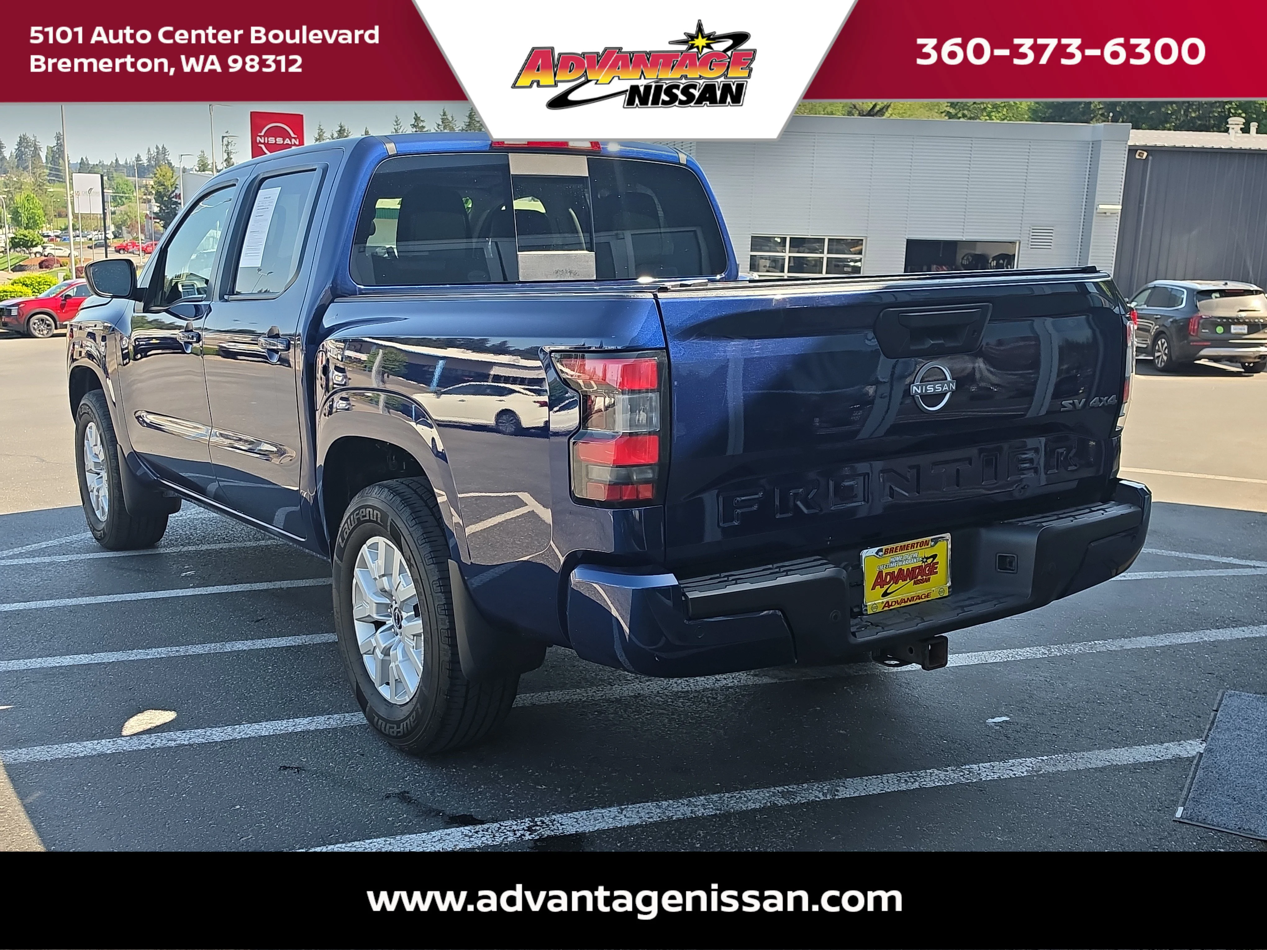 Used 2023 Deep Blue Pearl Nissan SV image 3