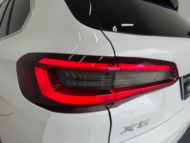 Used 2021 Alpine White BMW sDrive40i image 33