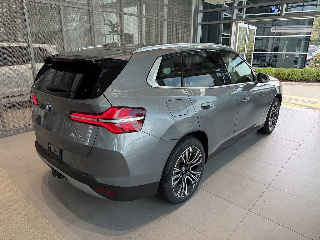 New 2026 Skyscraper Grey Metallic BMW 30 xDrive image 6