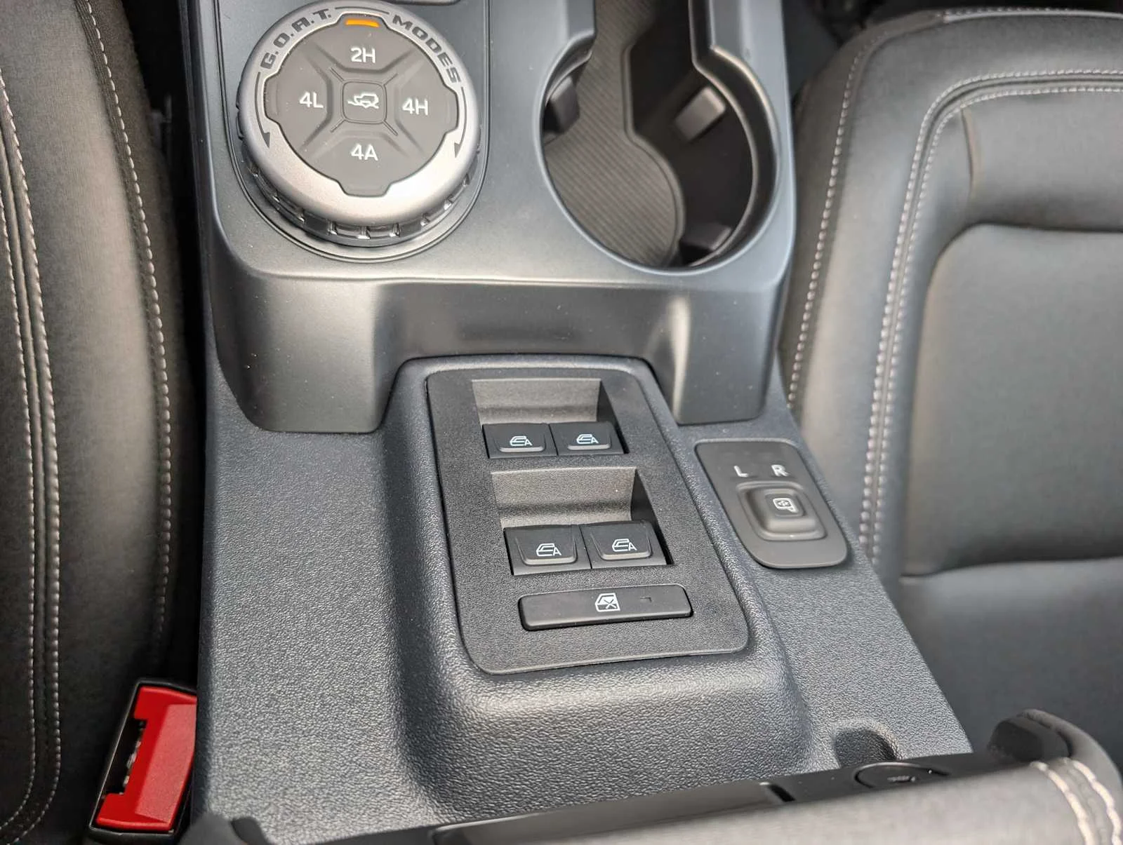 New 2025 Velocity Blue Metallic Ford Badlands® image 22