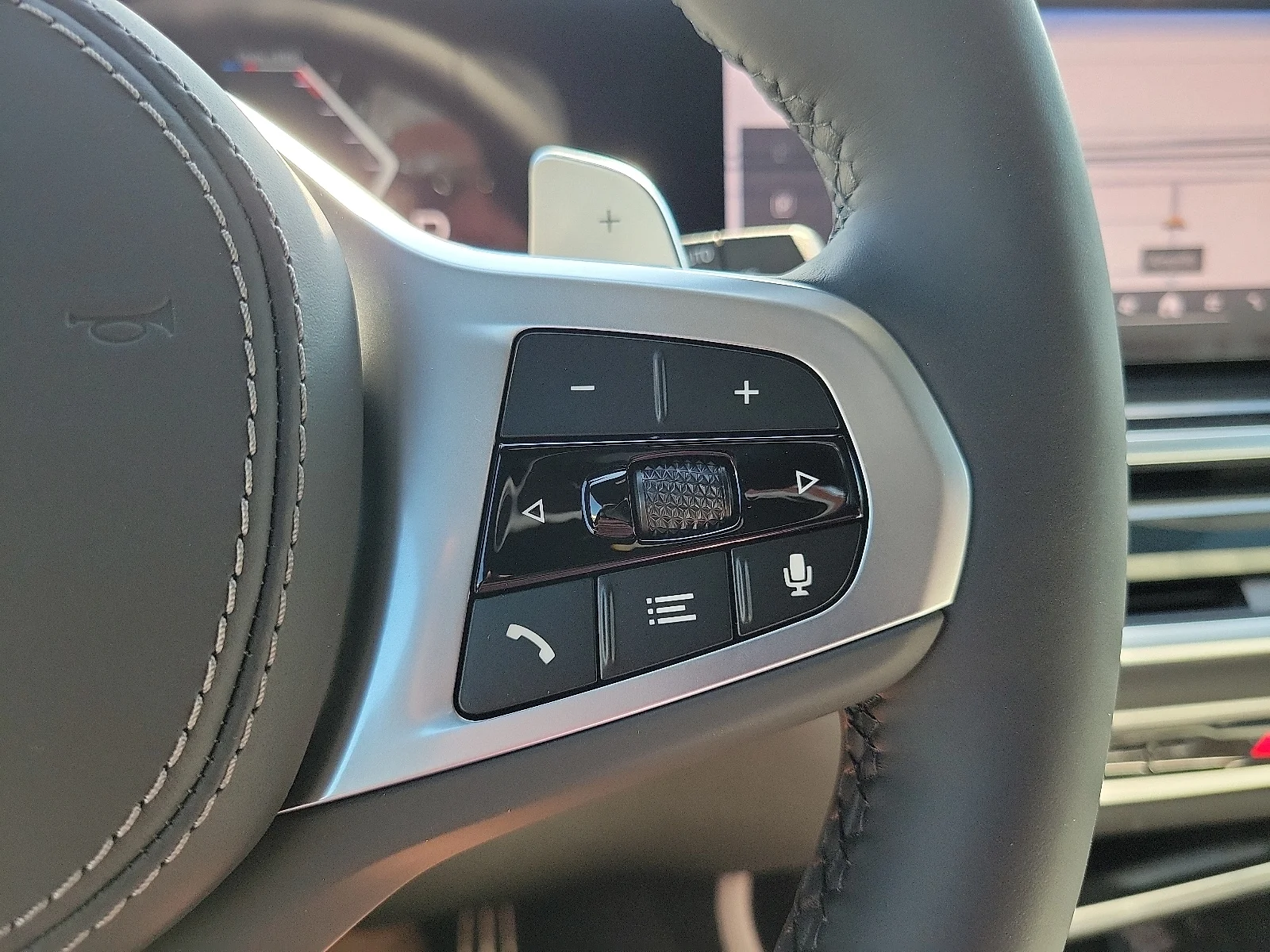 New 2026 Skyscraper Grey BMW xDrive40i All-Wheel Drive Sports Activity Vehicle image 18