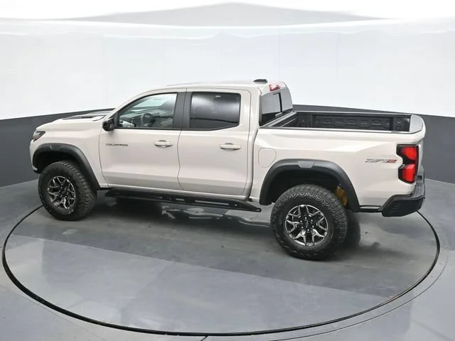 2026 Chevrolet Colorado ZR2 - Photo 11