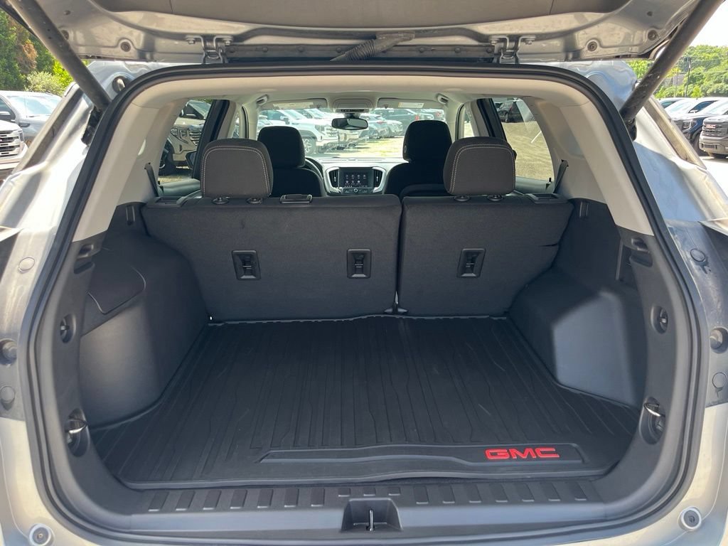 Used 2024 Sterling Metallic GMC SLE image 10