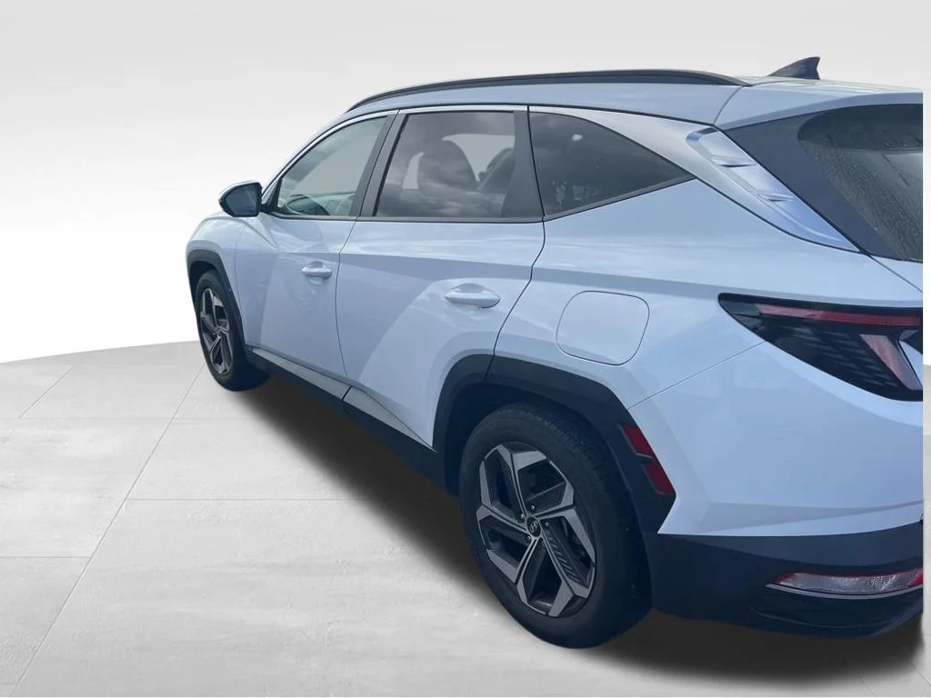 Used 2023 White Hyundai SEL image 17