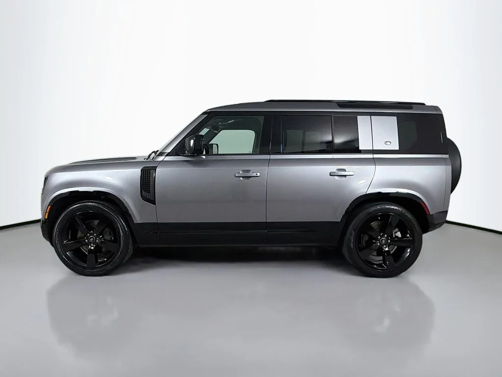 Certified Used 2024 Eiger Gray Metallic Land Rover X-Dynamic SE image 8