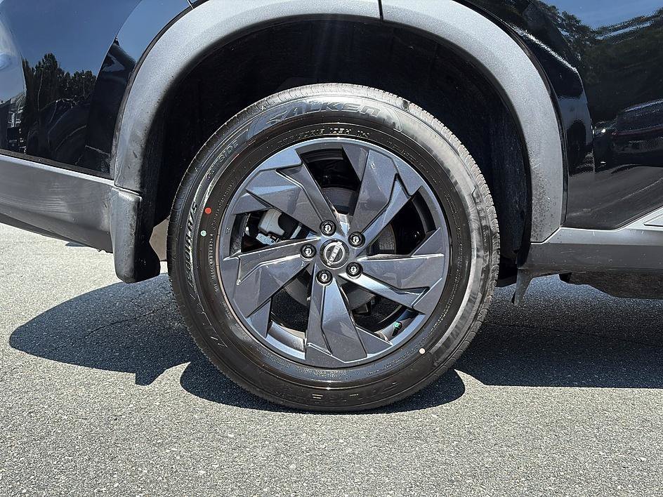 Used 2026 Super Black Nissan SV image 15
