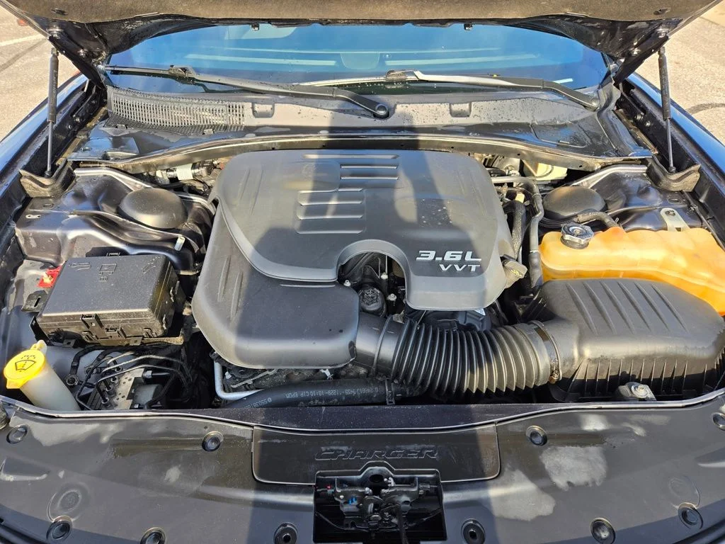 Used 2016 Gray Dodge SE image 27