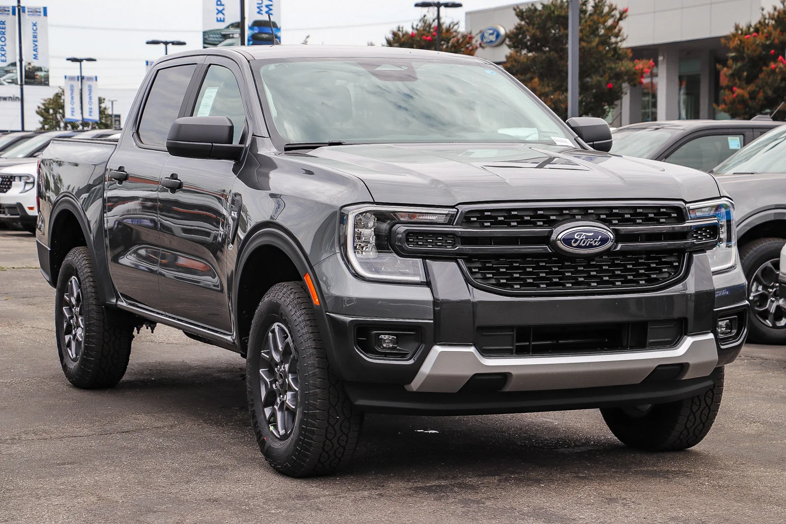 New 2026 Carbonized Gray Metallic Ford XLT image 3