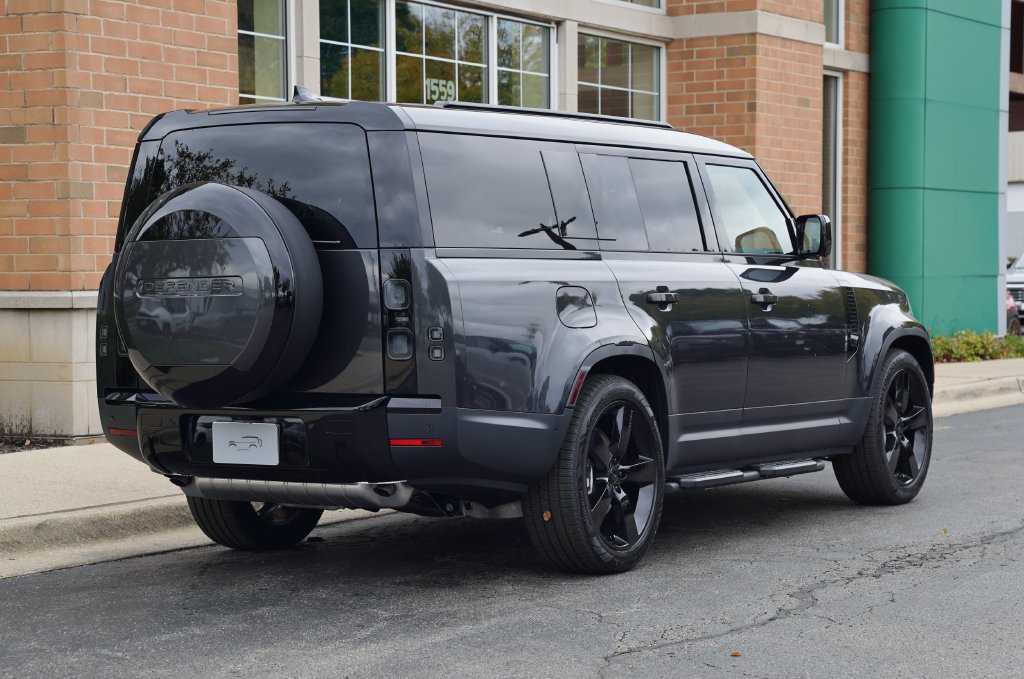 New 2026 Carpathian Grey Land Rover S image 6