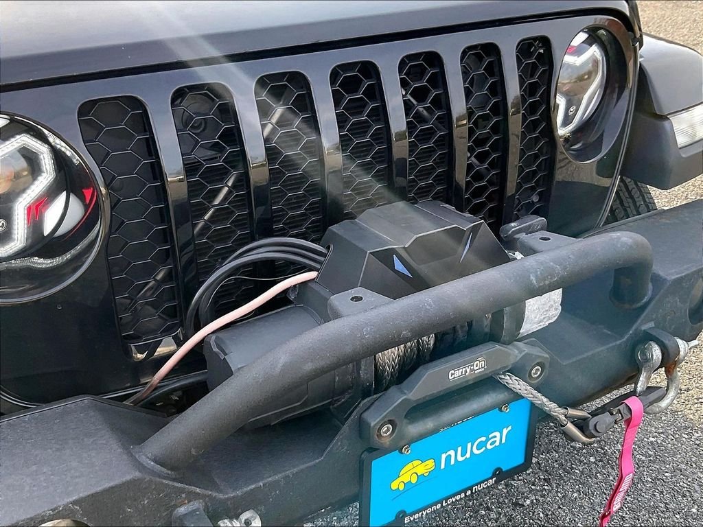Used 2021 Black Jeep Sport image 31
