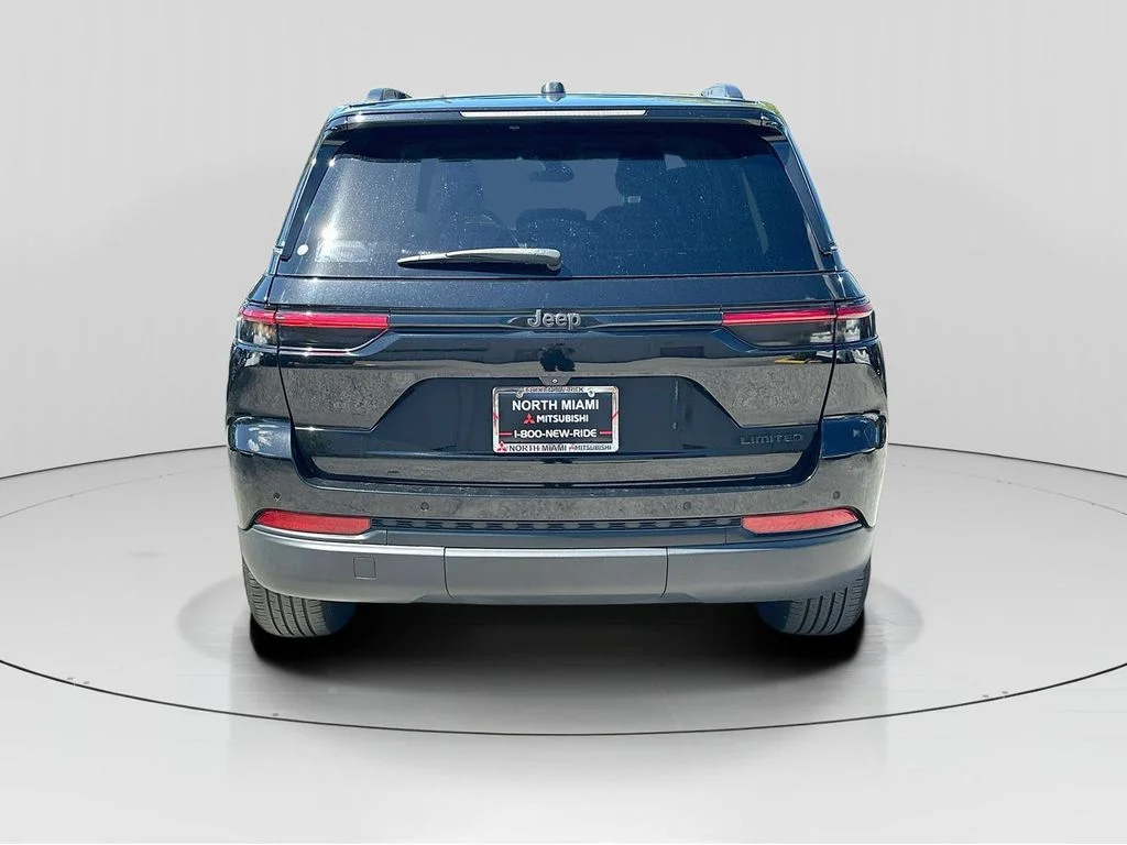 Used 2022 Black Jeep Limited image 6