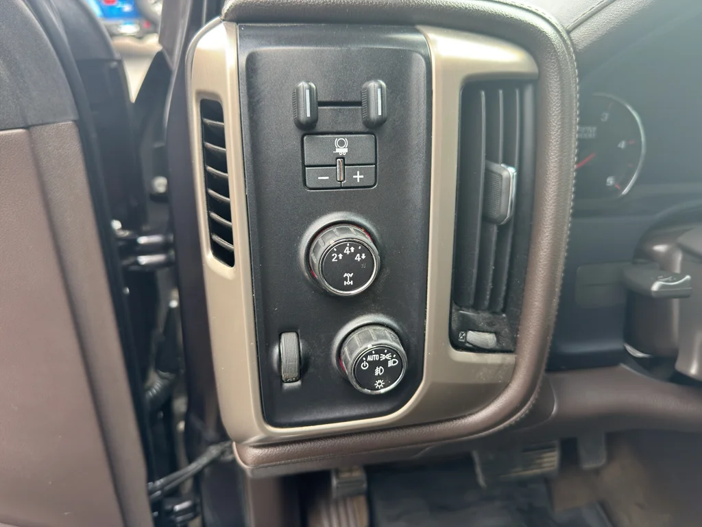Used 2015 Iridium Metallic GMC Denali image 18
