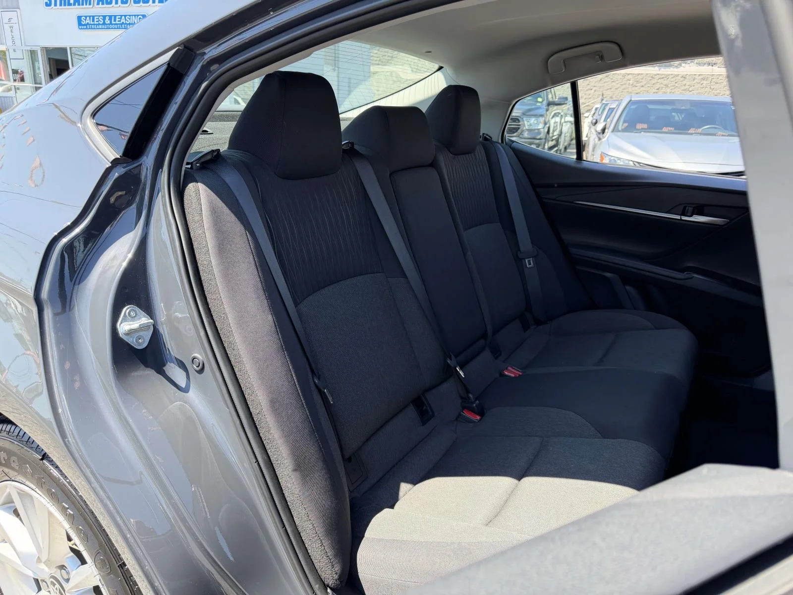 2025 Toyota Camry LE - Photo 14