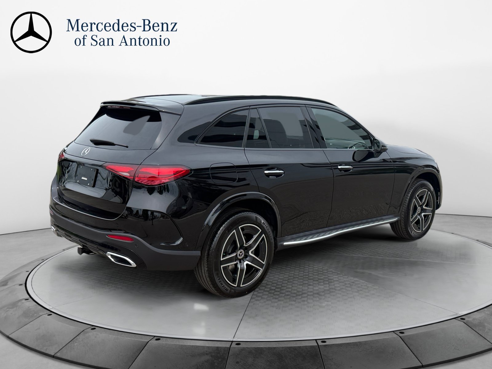 New 2026 Black Mercedes-Benz GLC 300 image 7