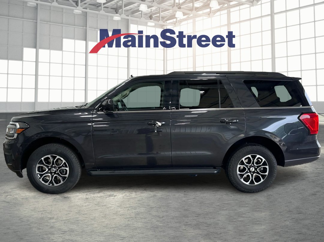 Used 2024 Ford Expedition XLT with VIN 1FMJU1J87REA59383 for sale in Kansas City