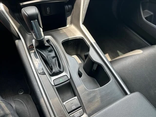 Used 2019  Honda LX image 28