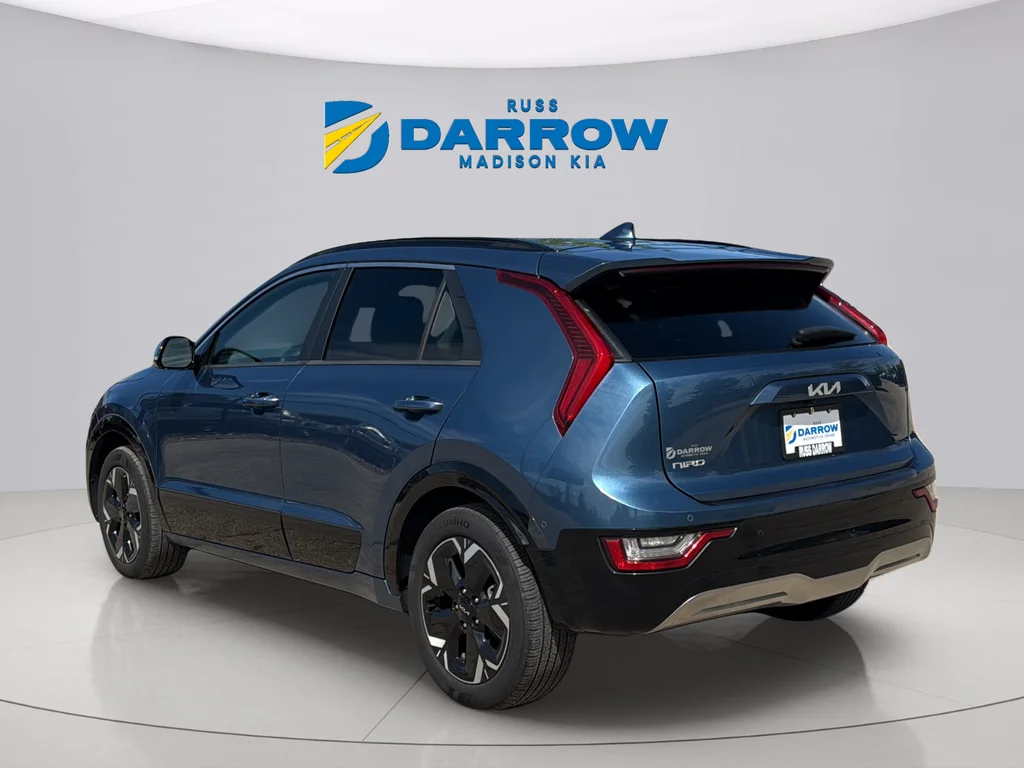Certified Used 2024 Mineral Blue Kia Wave image 3