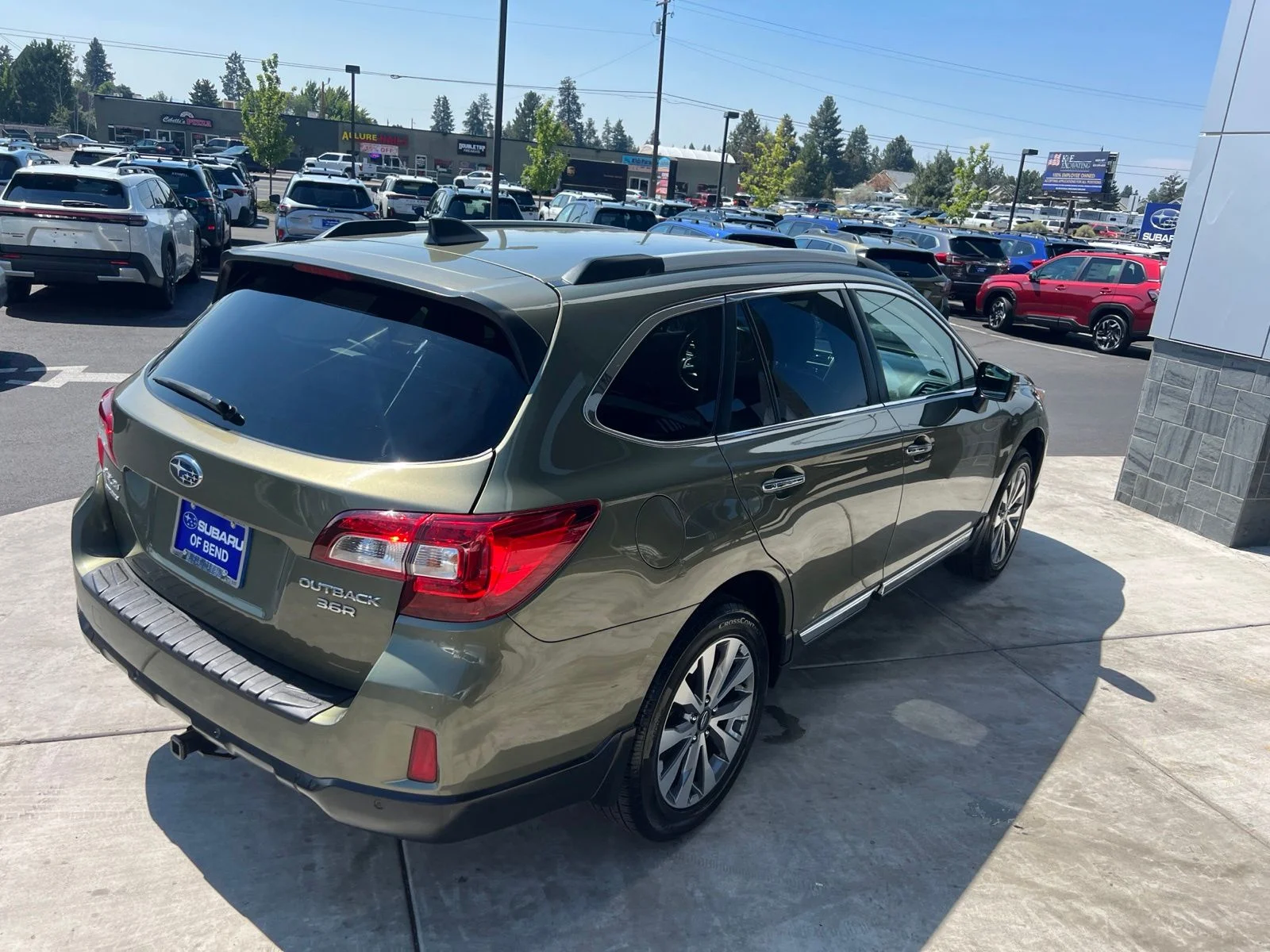 Used 2017 Green Metallic Subaru 3.6R image 5