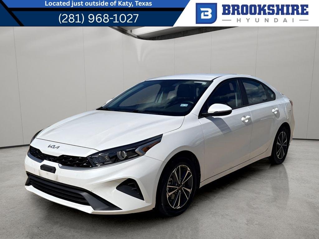 2023 Kia Forte LXS AT's photo