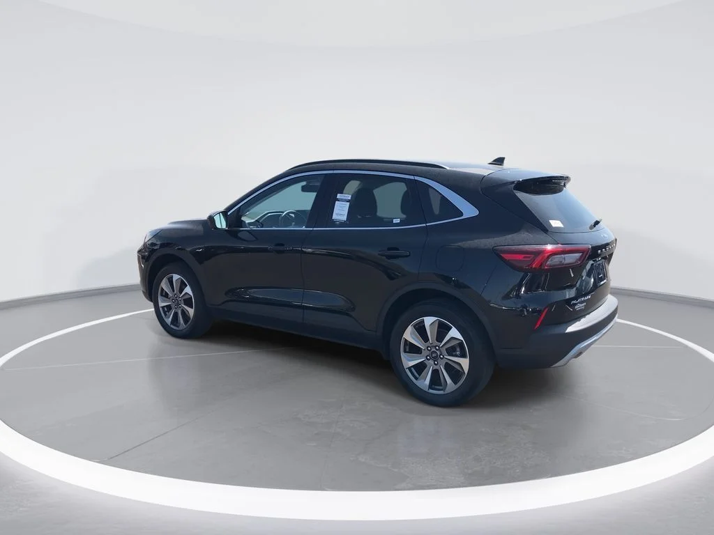 Used 2025  Ford Platinum image 6