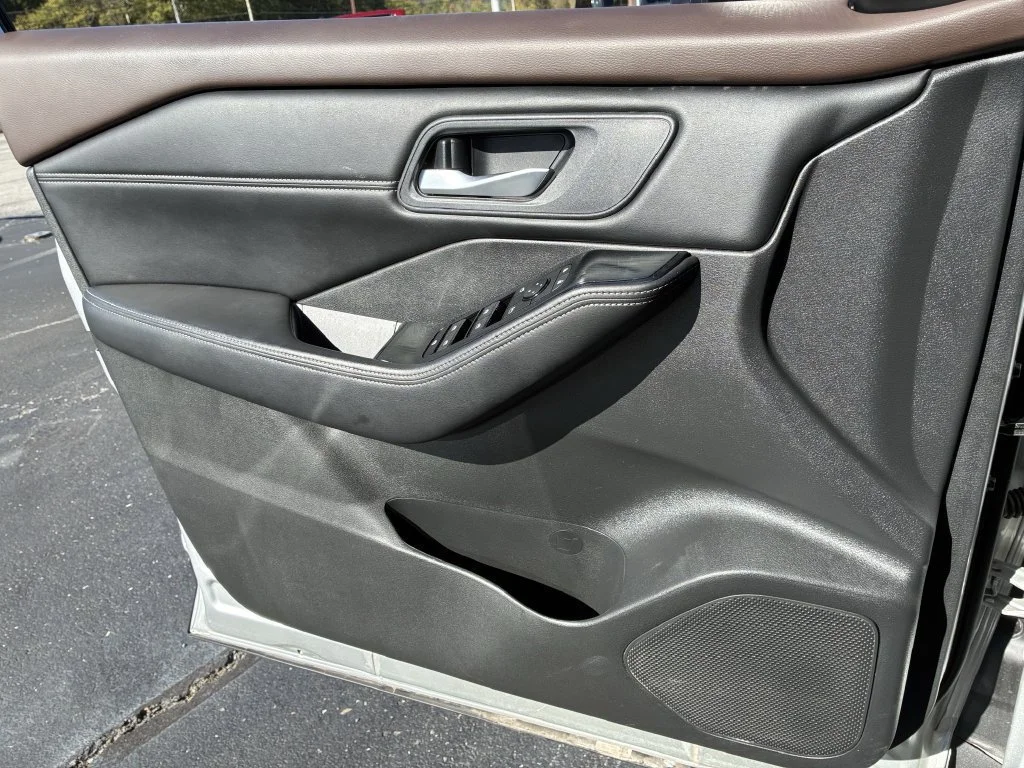 Used 2023 Silver Nissan SV image 14