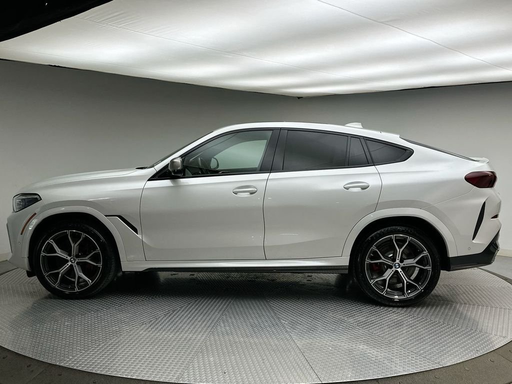 Used 2021 White Metallic BMW M50i image 10