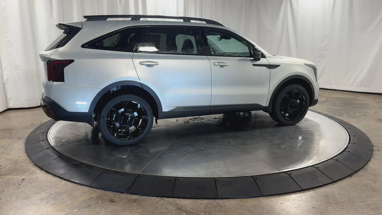New 2026 Ivory Kia X-Line EX image 9