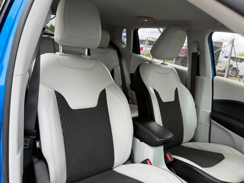 Certified Used 2019 Blue Jeep Latitude image 38