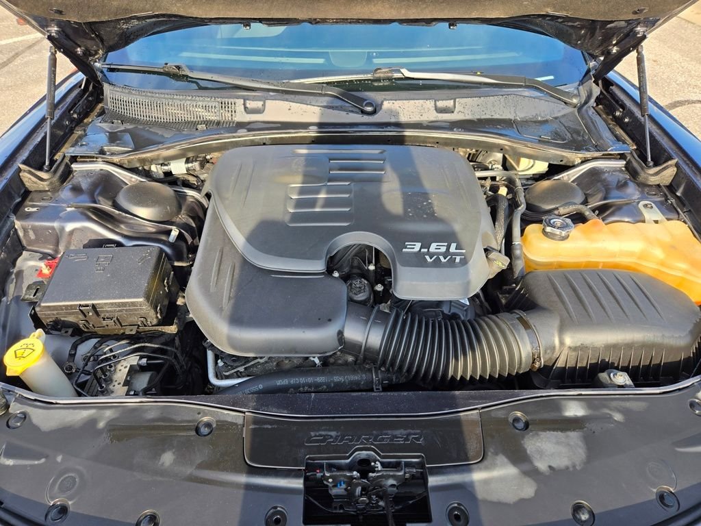 Used 2016 Gray Dodge SE image 27