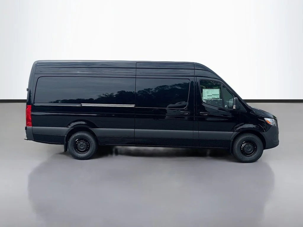 New 2026  Mercedes-Benz Cargo 170 WB image 2