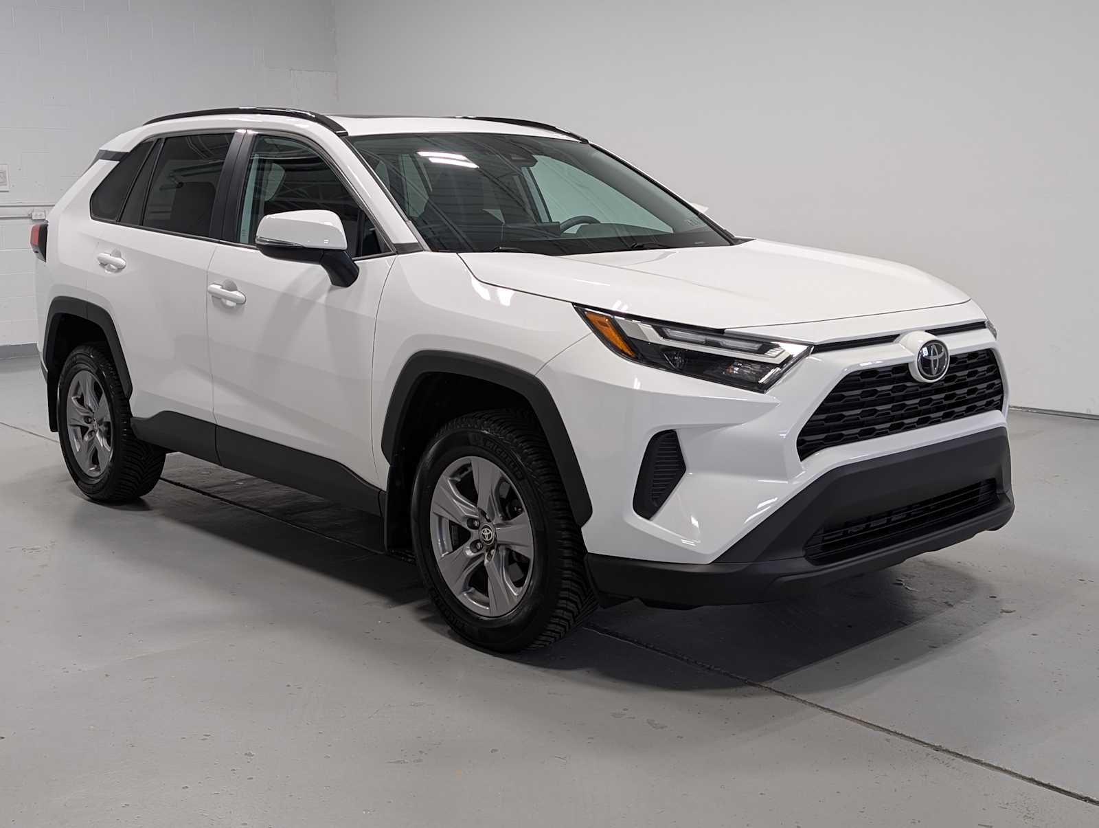 Used 2023 Ice Cap Toyota XLE image 6