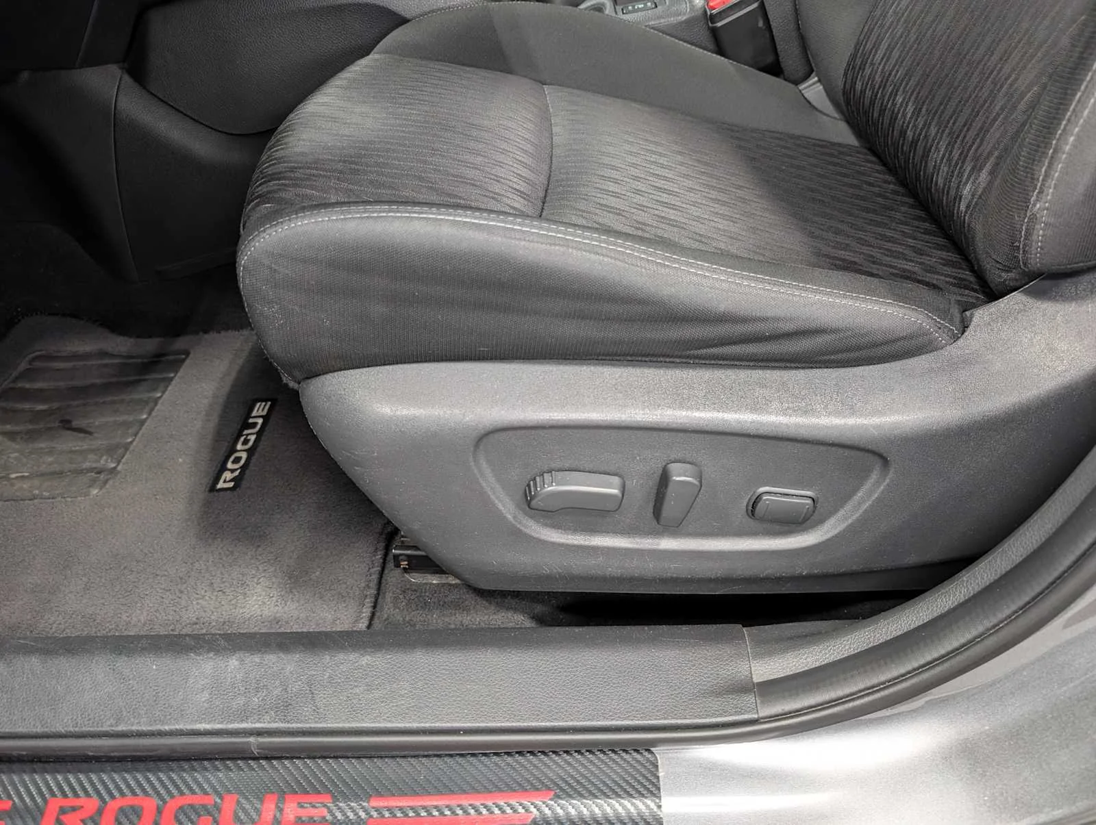 Used 2020 Gun Metallic Nissan SV image 35