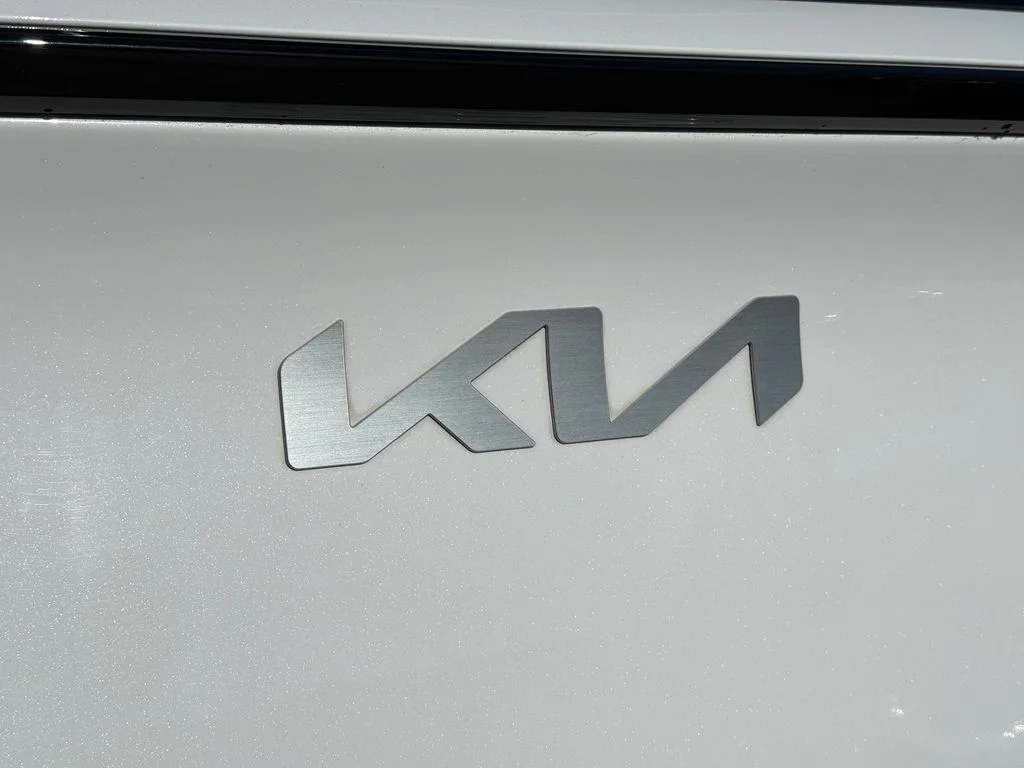 Used 2023 White Pearl Kia SX-Prestige image 11