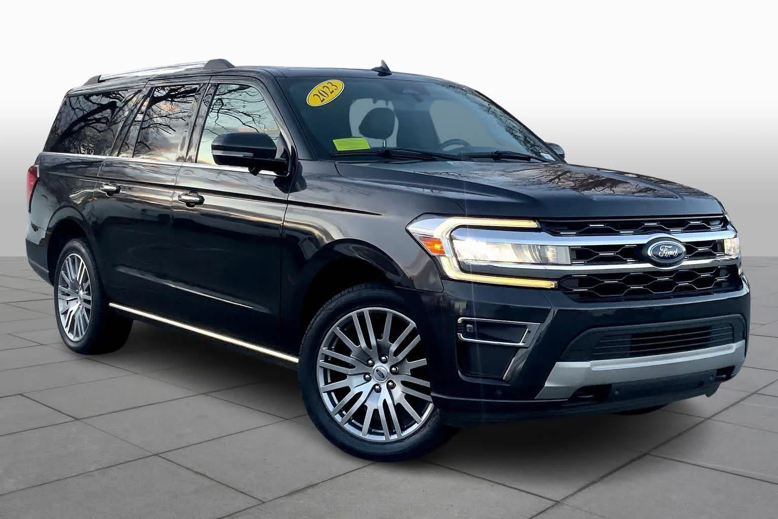 Used 2023 Dark Matter Metallic Ford Limited image 3