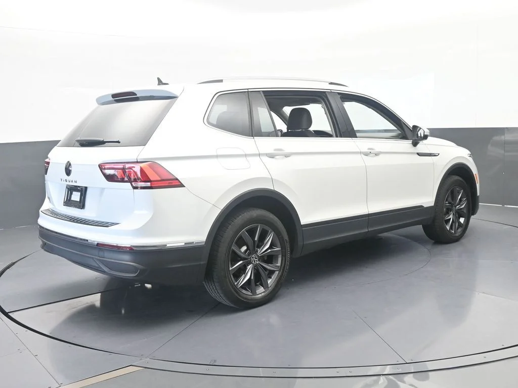 Used 2023 White Volkswagen 2.0T SE image 6