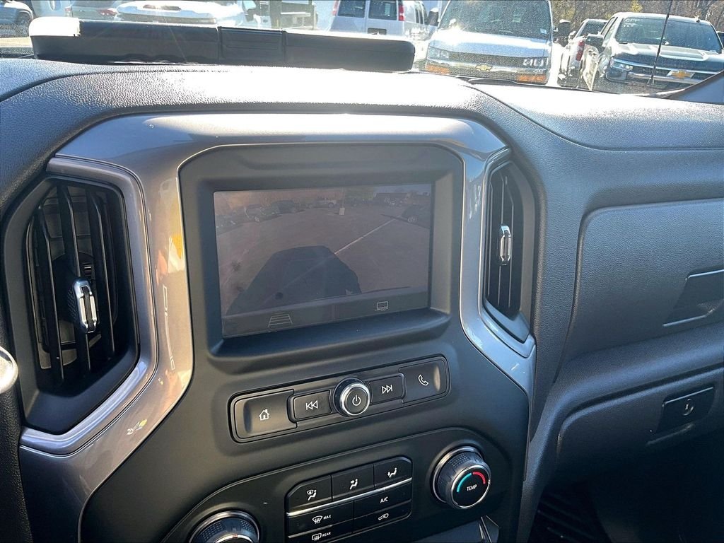 Used 2023 White Chevrolet Custom image 18