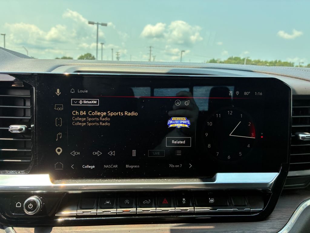 Used 2023 White GMC SLT image 12