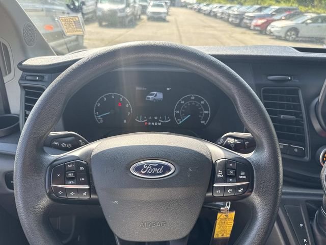 Used 2025 Oxford White Ford Base image 33