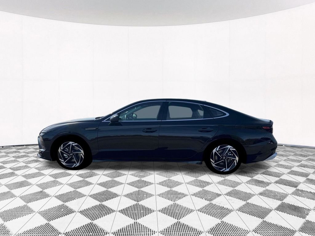 New 2026 Black Hyundai SEL Sport image 3