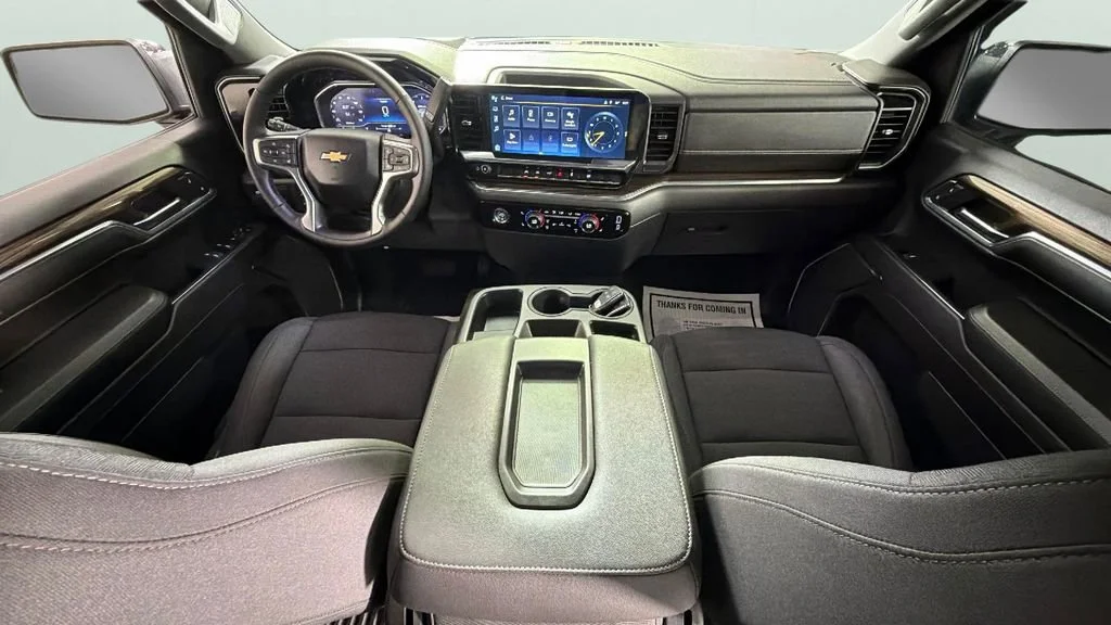 Used 2024 Sterling Gray Metallic Chevrolet LT image 31