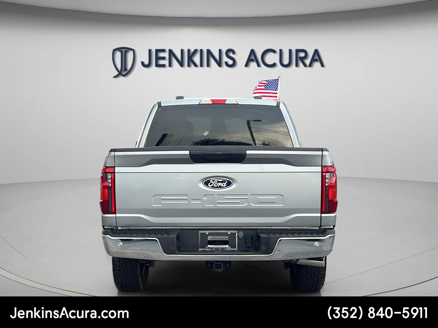 Used 2025 Silver Metallic Ford XLT image 4