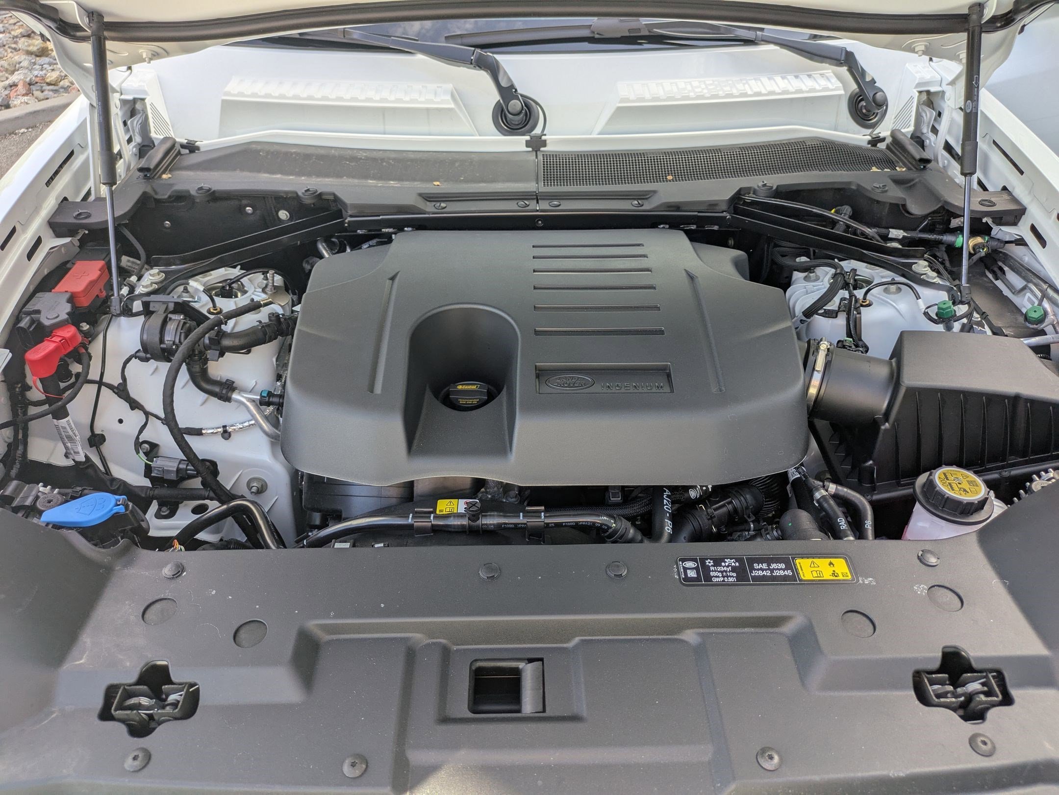 New 2026 Fuji White Land Rover P400 X-Dynamic SE image 33