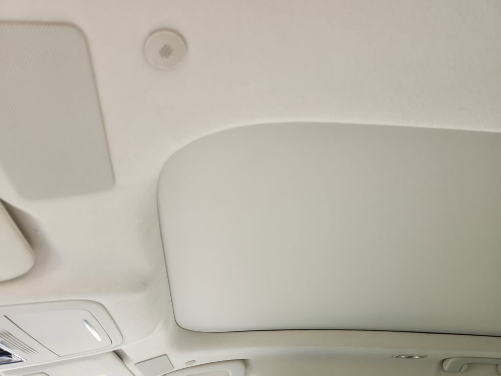Used 2024 White Platinum Clearcoat Metallic Lincoln Black Label image 27