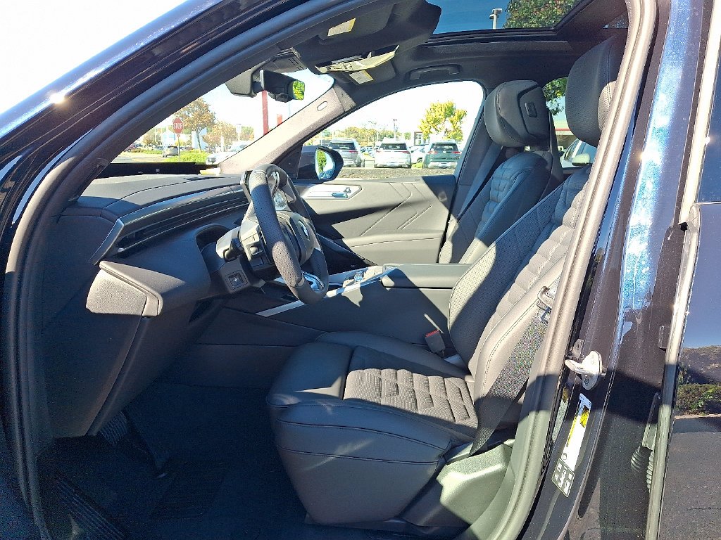 New 2027 Carbon Black Metallic BMW  image 6