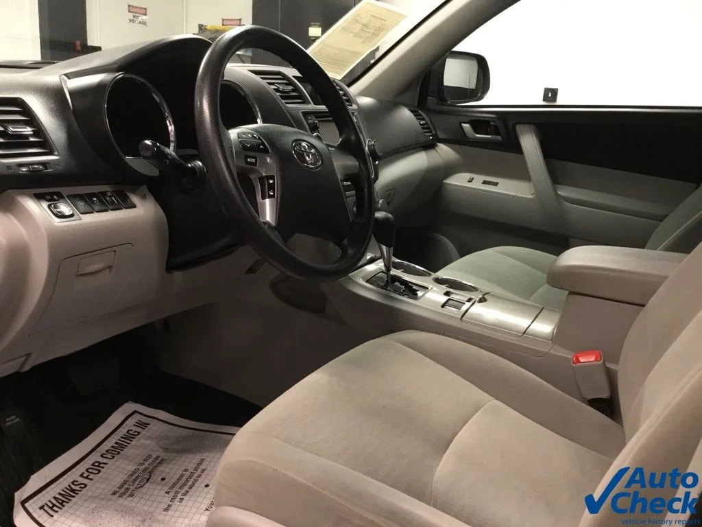 Used 2013 Black Toyota Base Plus V6 image 22