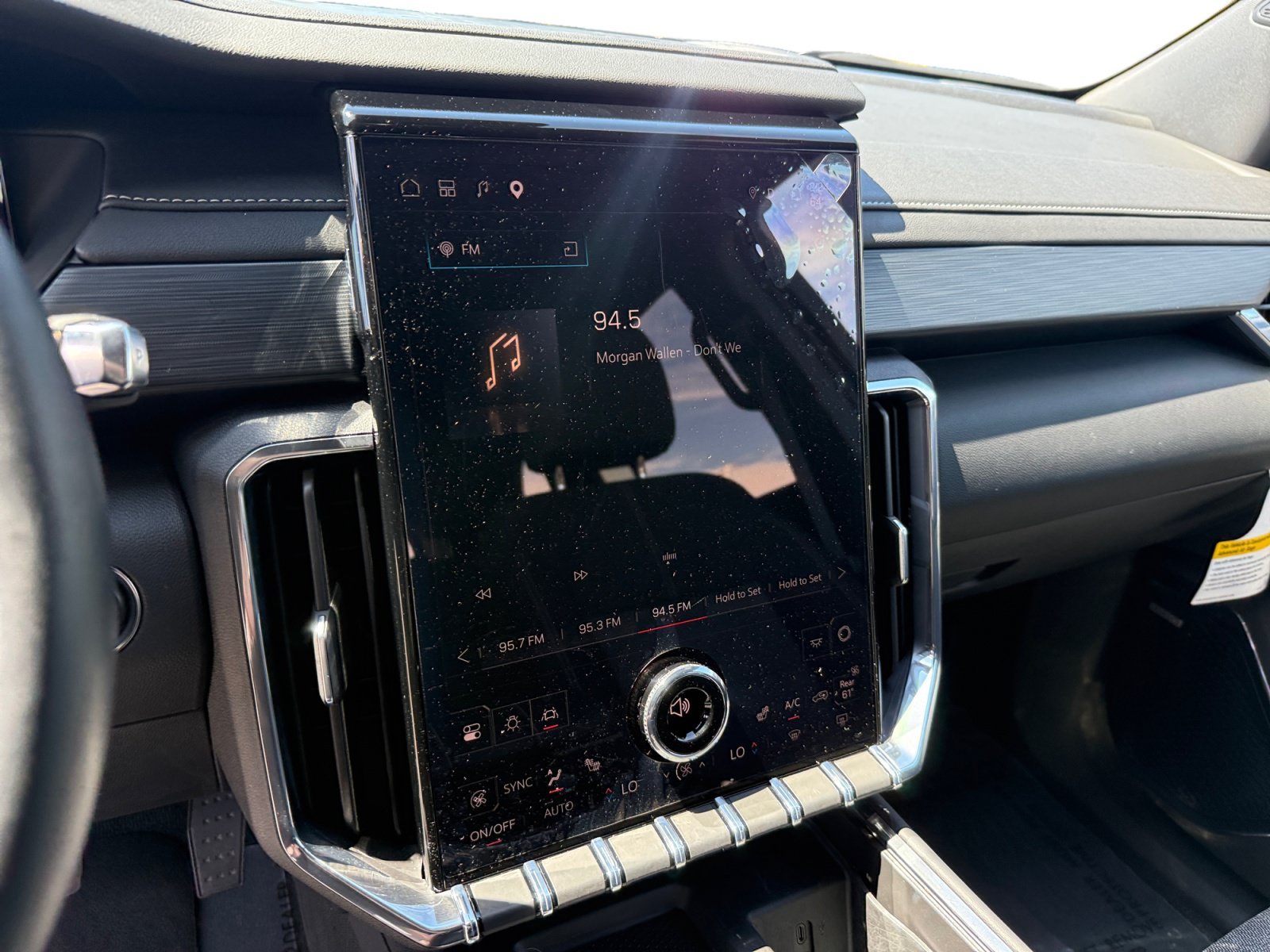 Used 2025 Ebony Twilight Metallic GMC Elevation image 12